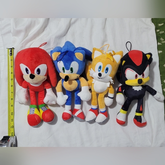 Sonic the Hedgehog 11" Plush 4 Piece Set: Sonic, Tails, Knuckles, & Shadow - Picture 3 of 3
